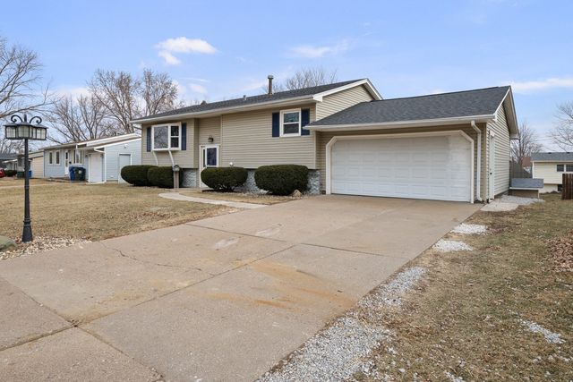 4811 Gaines Street, Davenport, IA 52806