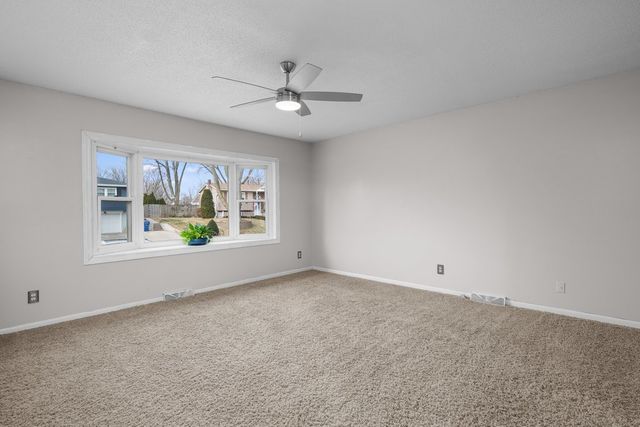 4811 Gaines Street, Davenport, IA 52806