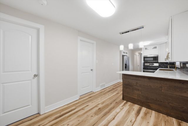 11613 S Loomis Street, Chicago, IL 60643