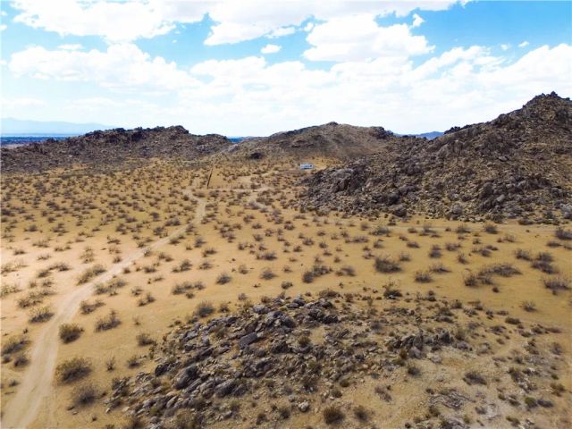 16 Laguna Seca, Apple Valley, CA 92307
