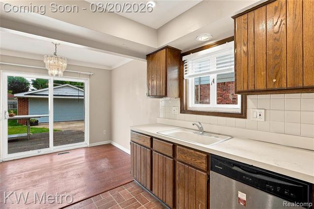 32438 Washington Street, Livonia, MI 48150