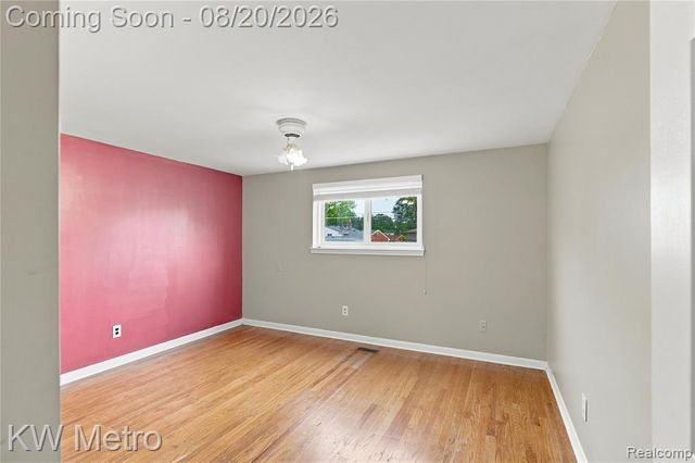 32438 Washington Street, Livonia, MI 48150