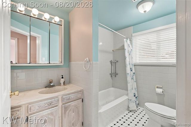 32438 Washington Street, Livonia, MI 48150