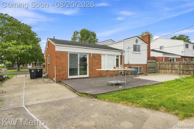 32438 Washington Street, Livonia, MI 48150