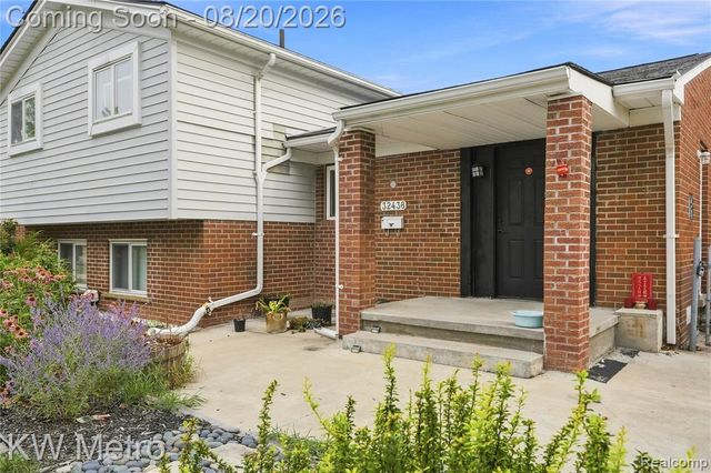 32438 Washington Street, Livonia, MI 48150
