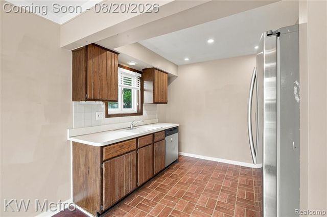 32438 Washington Street, Livonia, MI 48150