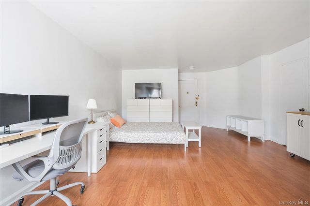 67-25 Clyde Street 6P, Forest Hills, NY 11375
