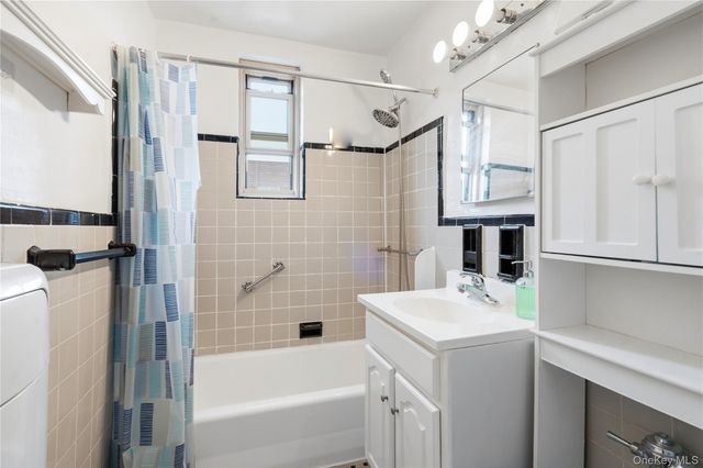 67-25 Clyde Street 6P, Forest Hills, NY 11375