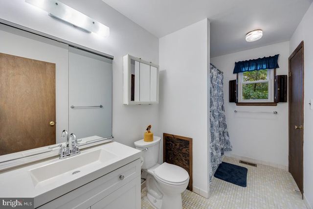 1088 LINCOLN AVE, Atco, NJ 08004