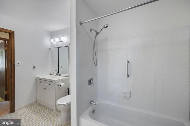 1088 LINCOLN AVE, Atco, NJ 08004