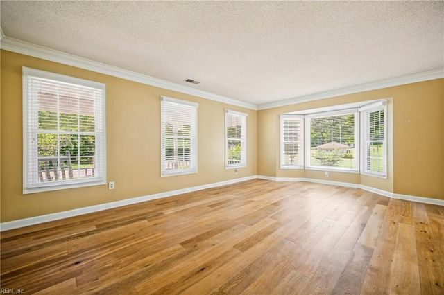 1209 Course View CIR, Virginia Beach, VA 23455