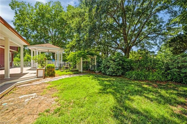 1209 Course View CIR, Virginia Beach, VA 23455