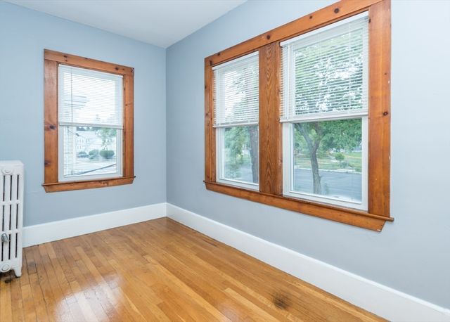137 Evans 1, Watertown, MA 02472