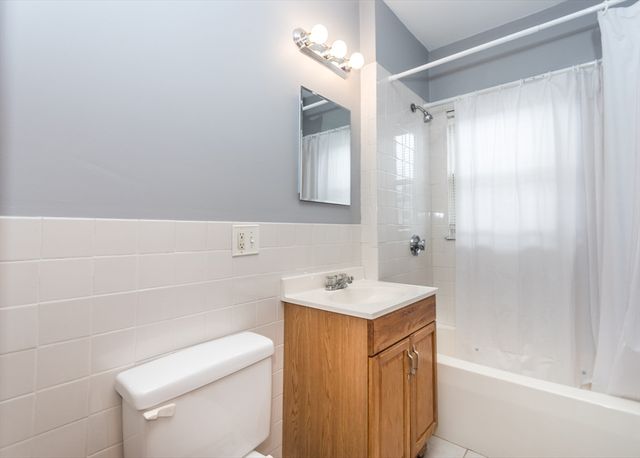 137 Evans 1, Watertown, MA 02472