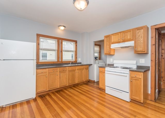 137 Evans 1, Watertown, MA 02472