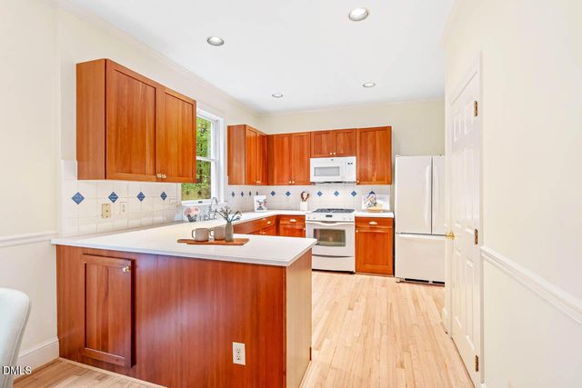 105 Bristol Drive, Chapel Hill, NC 27516