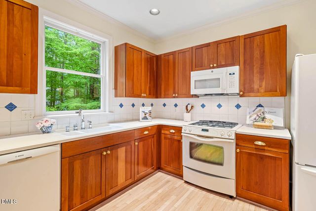 105 Bristol Drive, Chapel Hill, NC 27516