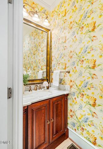 105 Bristol Drive, Chapel Hill, NC 27516