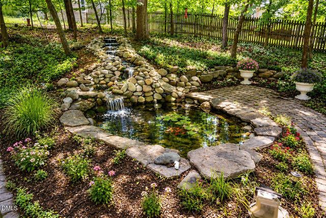 105 Bristol Drive, Chapel Hill, NC 27516