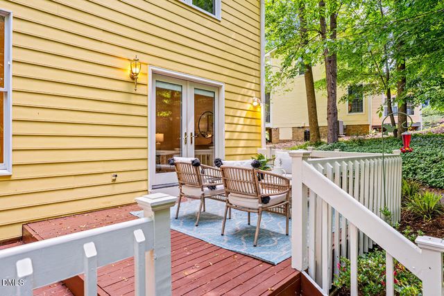 105 Bristol Drive, Chapel Hill, NC 27516