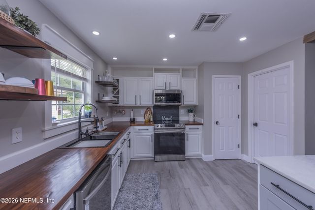 1600 COUNTRY CHARM Lane W, Jacksonville, FL 32225