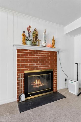 821 Greenwich LN, Newport News, VA 23601