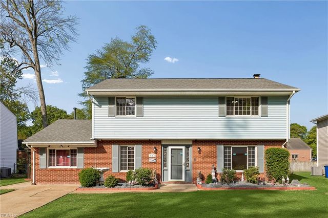 821 Greenwich LN, Newport News, VA 23601