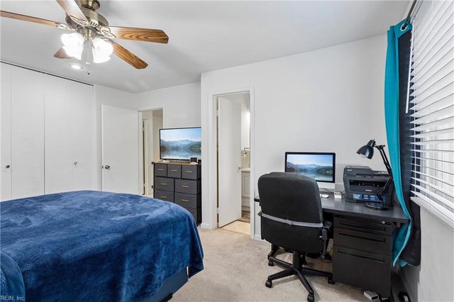 821 Greenwich LN, Newport News, VA 23601