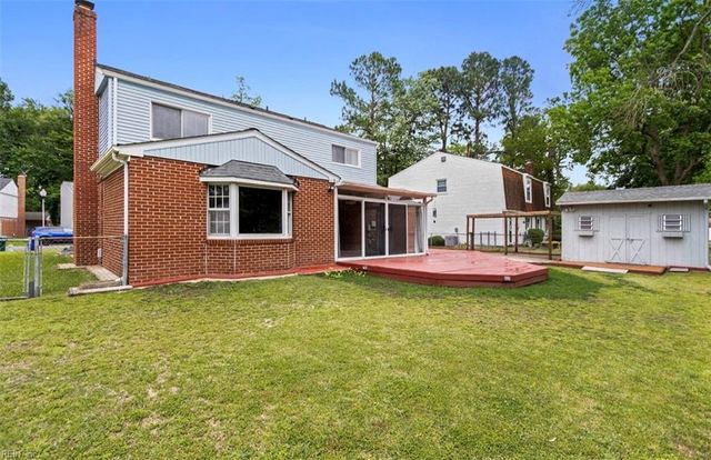 821 Greenwich LN, Newport News, VA 23601
