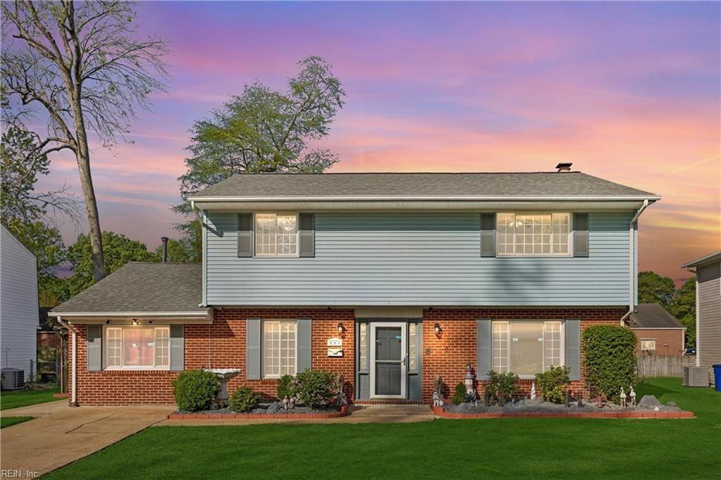 821 Greenwich LN, Newport News, VA 23601