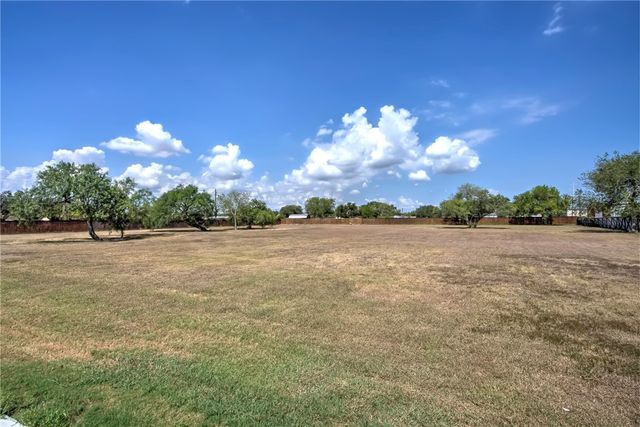 4325 Violet, Corpus Christi, TX 78410