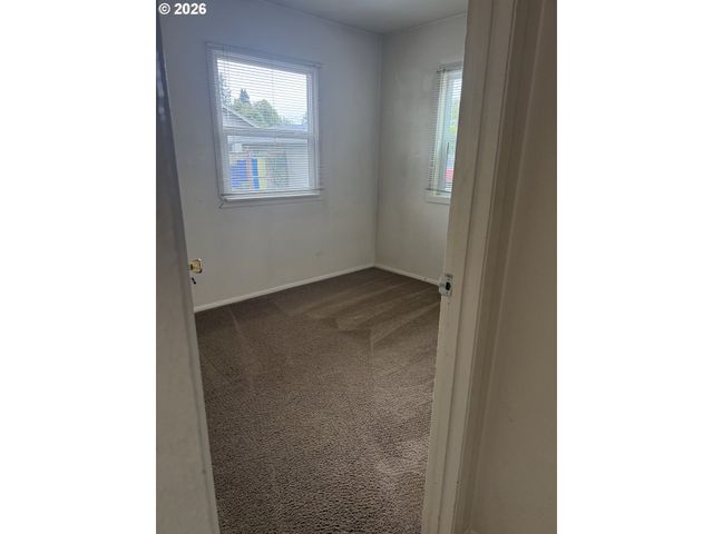 736 5TH St, Springfield, OR 97477