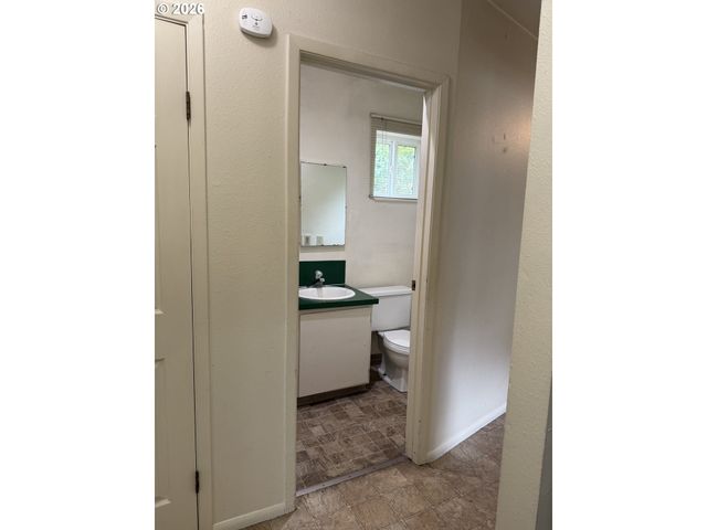 736 5TH St, Springfield, OR 97477