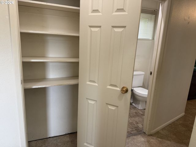 736 5TH St, Springfield, OR 97477