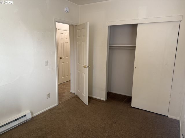 736 5TH St, Springfield, OR 97477