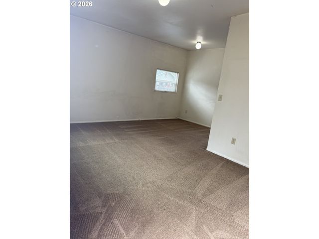 736 5TH St, Springfield, OR 97477