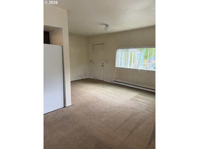 736 5TH St, Springfield, OR 97477