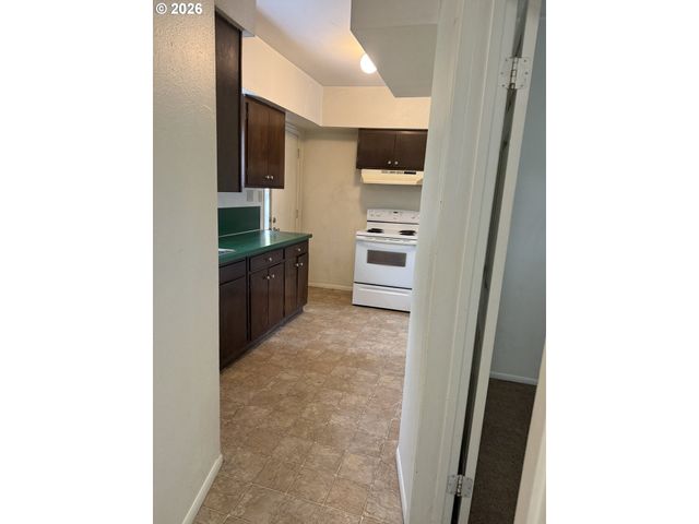 736 5TH St, Springfield, OR 97477