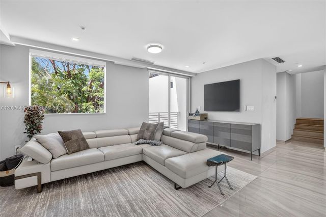 700 NE 14th Avenue 311, Fort Lauderdale, FL 33304