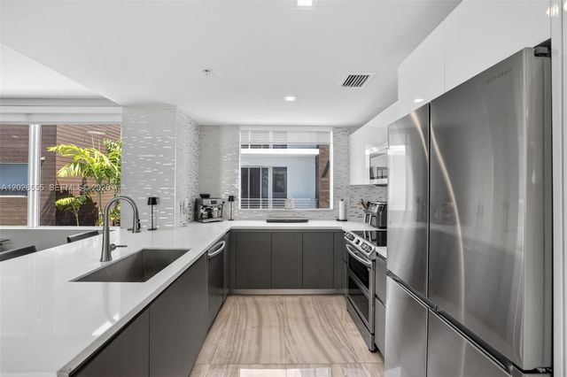 700 NE 14th Avenue 311, Fort Lauderdale, FL 33304