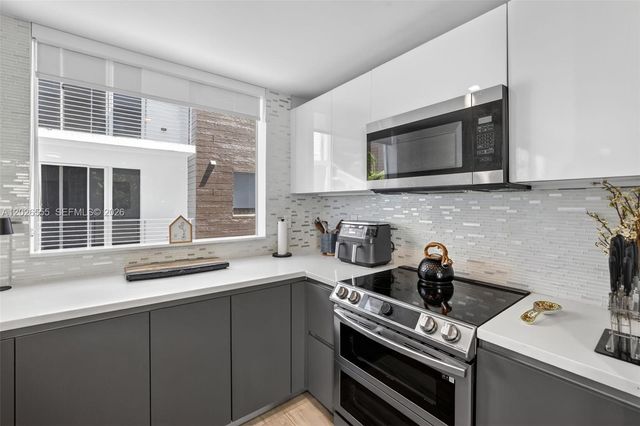 700 NE 14th Avenue 311, Fort Lauderdale, FL 33304