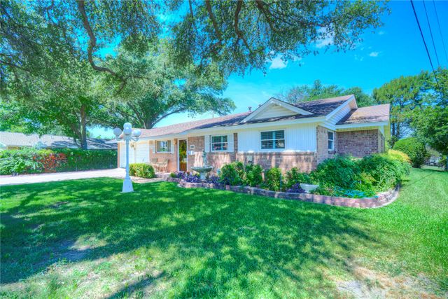 4905 Tracy Drive, Haltom City, TX 76117