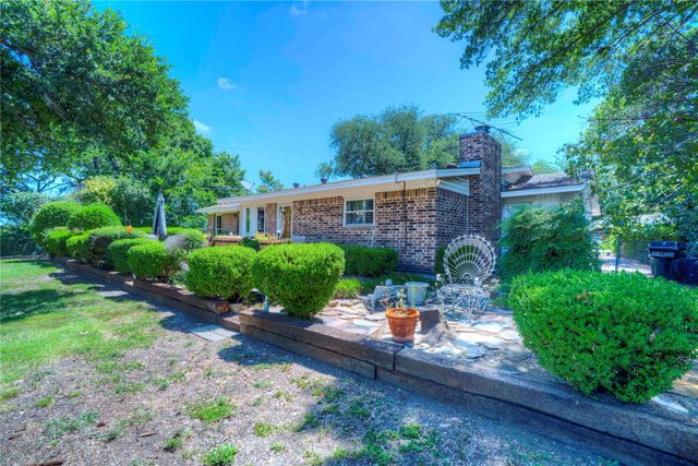 4905 Tracy Drive, Haltom City, TX 76117