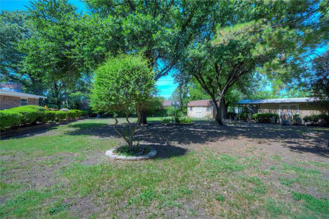 4905 Tracy Drive, Haltom City, TX 76117