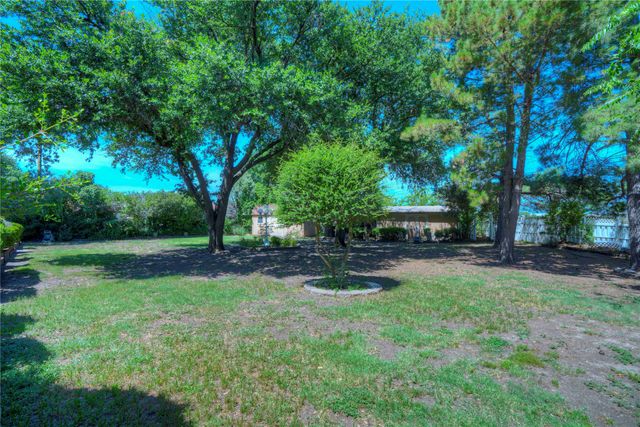 4905 Tracy Drive, Haltom City, TX 76117