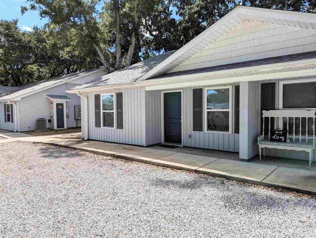 313 N Navy Blvd 1B, Pensacola, FL 32507