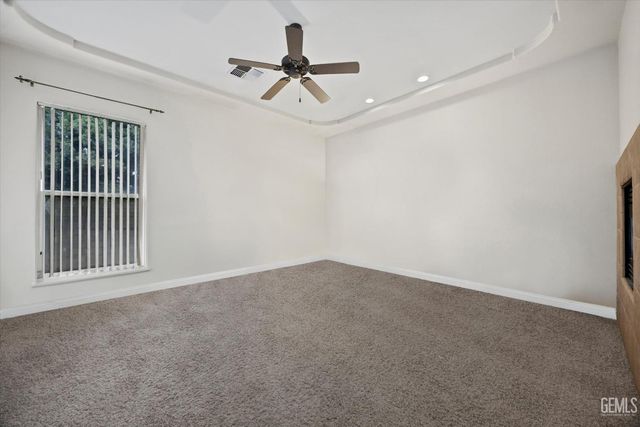 9905 Lightner Way, Bakersfield, CA 93311