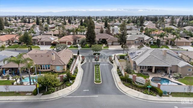 9905 Lightner Way, Bakersfield, CA 93311