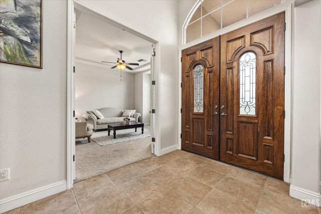 9905 Lightner Way, Bakersfield, CA 93311