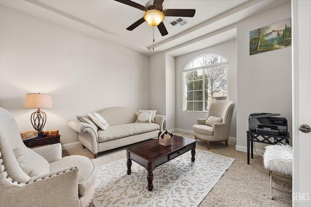 9905 Lightner Way, Bakersfield, CA 93311